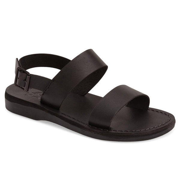 Тхе Obamas Return from Hawaii - Lesather sandal EMBED