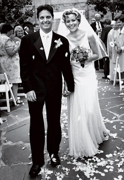 نجاح كبير Wedding Dresses - Elizabeth Banks