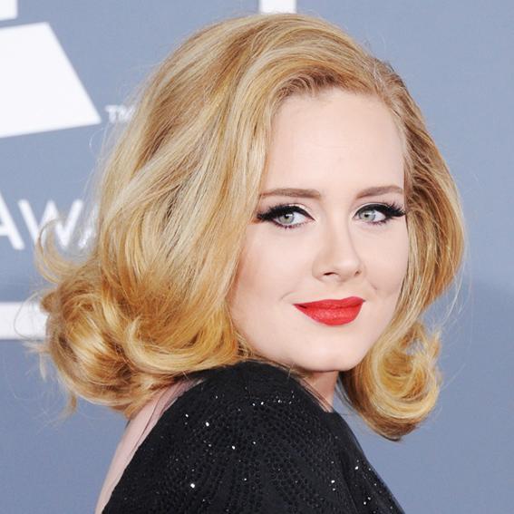 نجوم In Red Lips - Adele, 2013