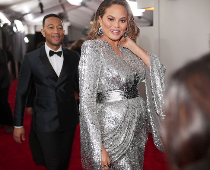 يوحنا Legend and Chrissy Teigen 