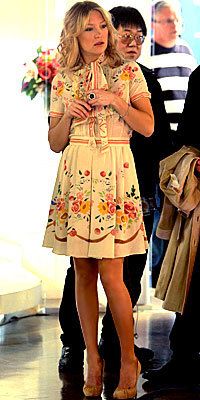 Кате Hudson, neck bows, floral dress, celebrity style, celebrity trends