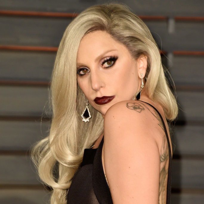 سيدة Gaga at the Vanity Fair Oscar Party in Beverly Hills, 2015. 