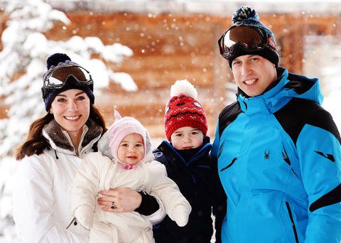 كاترين، Duchess of Cambridge and Prince William, Duke of Cambridge, with their children, Princess Charlotte and Prince George, enjoy a short private skiing break on March 3, 2016 in the French Alps, France