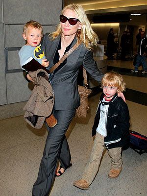 كيت Blanchett with sons Dashiell and Roman