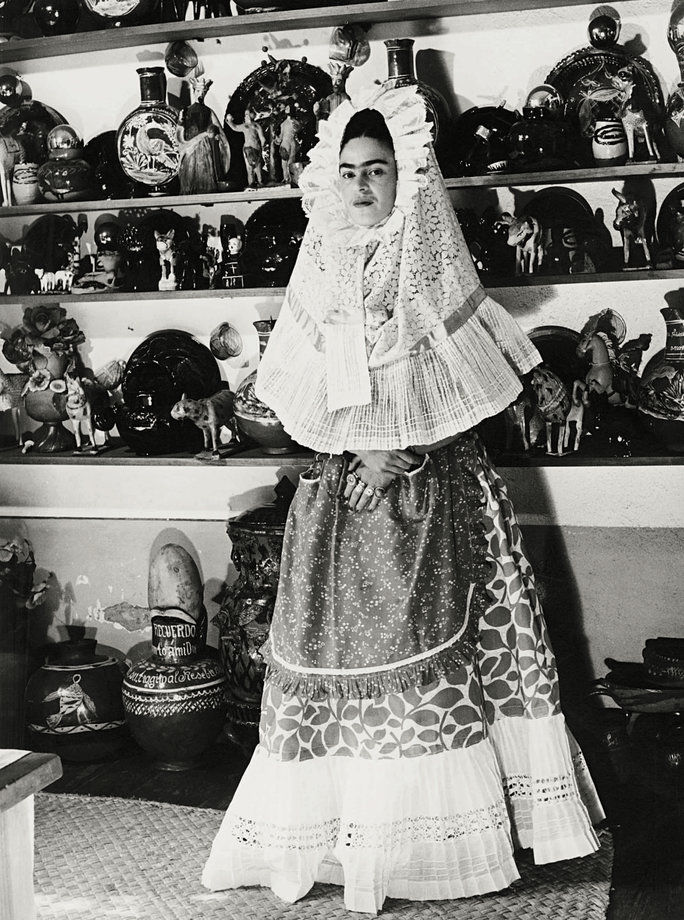 فريدا Kahlo Book - LEAD