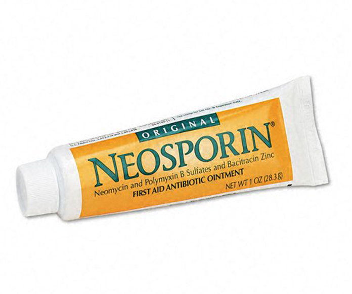 Применити Neosporin 