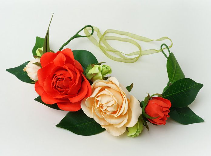 Црвена and Peach Flower Collar with Organza Ribbon 