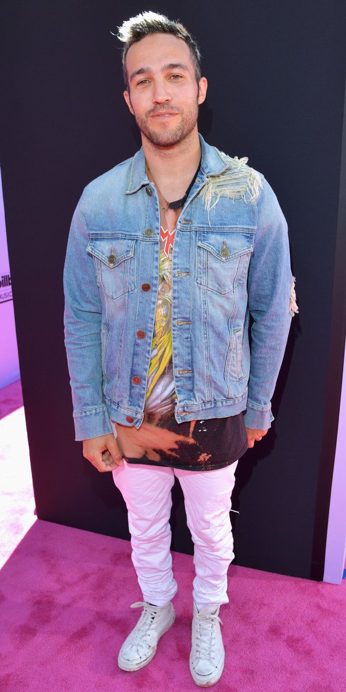 موسيقي او عازف Pete Wentz attends the 2016 Billboard Music Awards at T-Mobile Arena on May 22, 2016 in Las Vegas, Nevada.