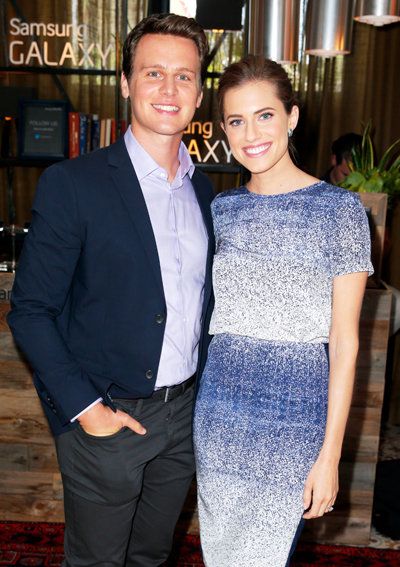 جوناثان Groff and Allison Williams attend the Variety Studio powered by Samsung Galaxy