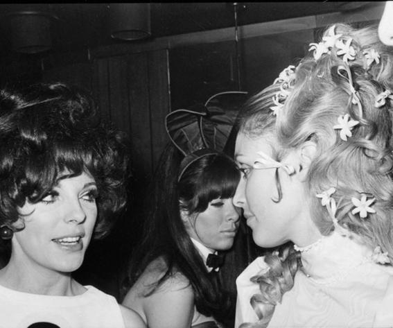 شارون Tate and Joan Collins - 1968