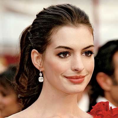 الصيف Weddings - Celeb Hair - Anne Hathaway