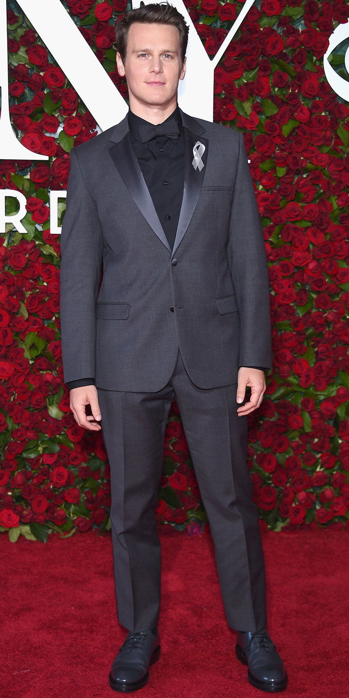 Јонатхан Groff attends the 70th Annual Tony Awards at The Beacon Theatre on June 12, 2016 in New York City. 
