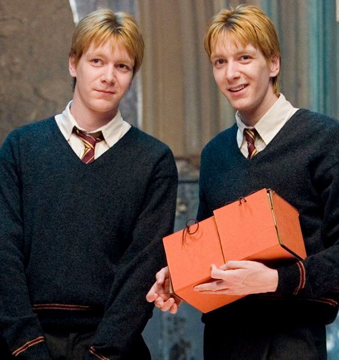 هاري Potter Cast Then/Now - Fred and George 1