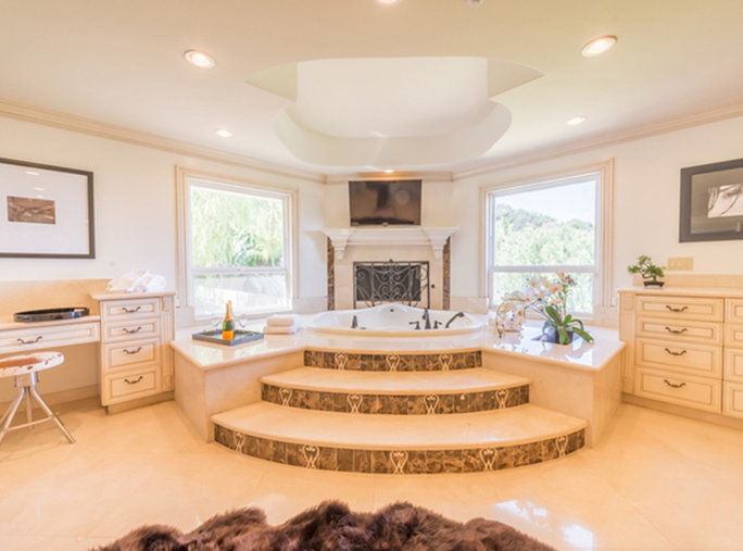 ال Master Bath 