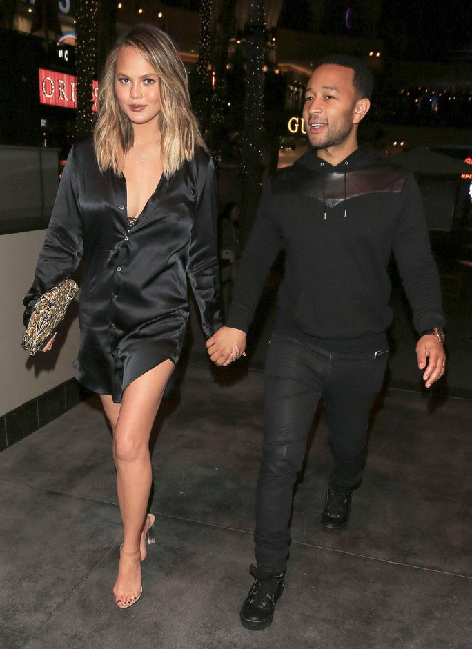 LOS ANGELES, CA - JUNE 27: Chrissy Teigen and John Legend are seen on June 27, 2016 in Los Angeles, California. (Photo by BG007/Bauer-Griffin/GC Images)
