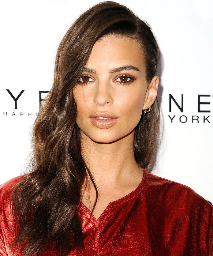 إميلي Ratajkowski's Soft Curls 