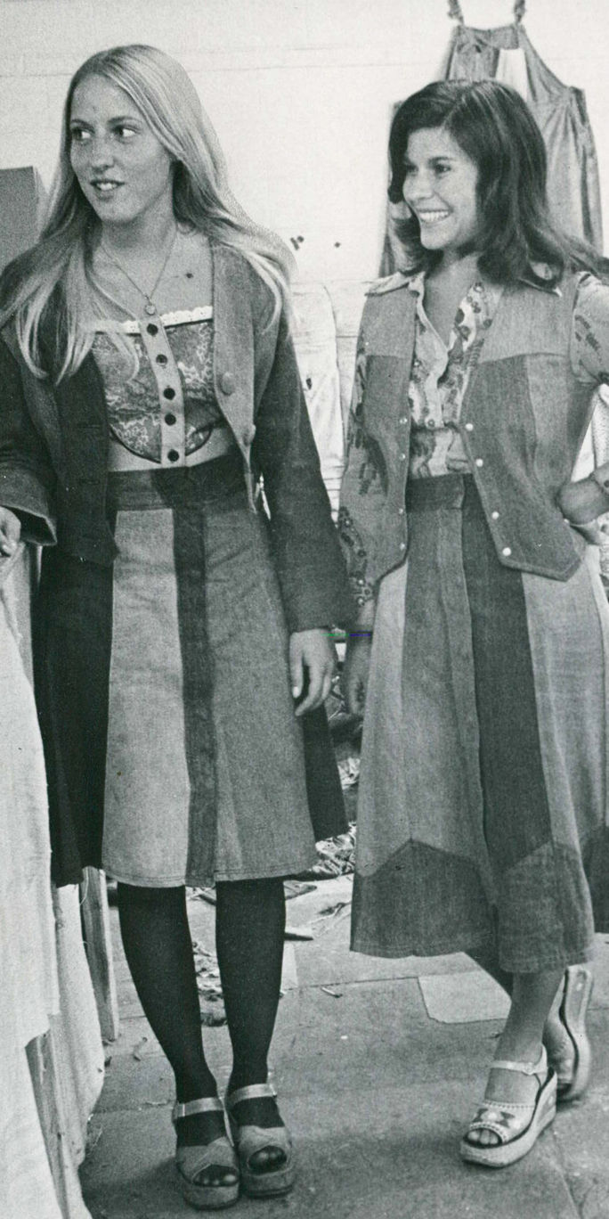الدنيم Skirt in 1975