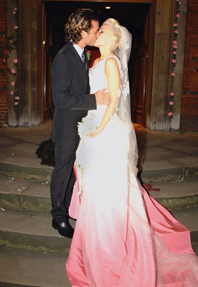 جوين Stefani and Gavin Rossdale wedding kiss