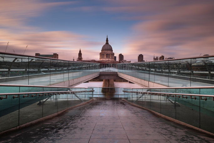 الألفية Bridge in London 