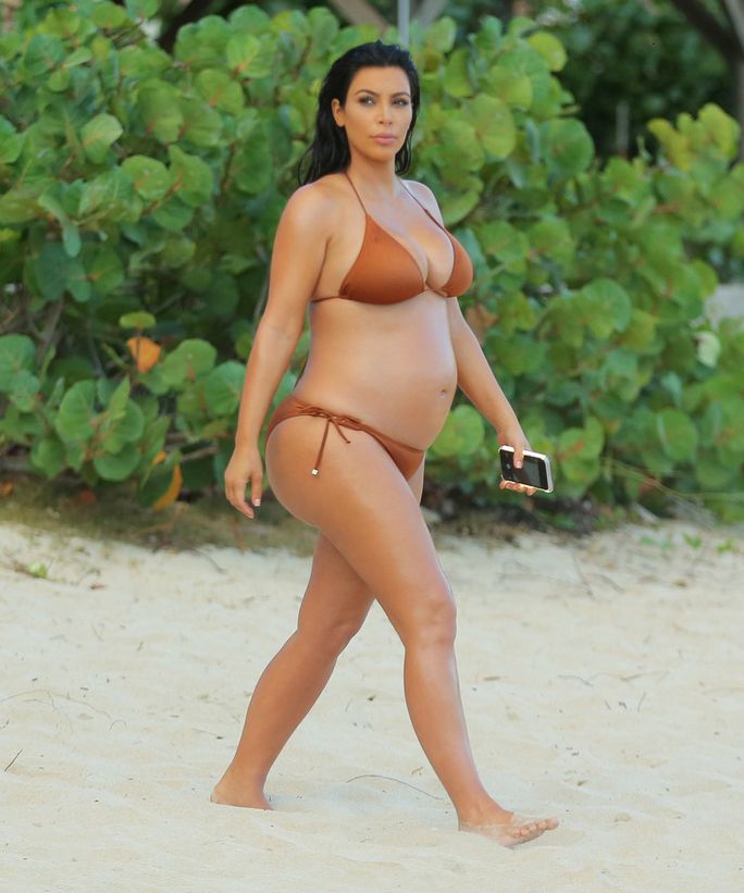 كيم Kardashian bikini 