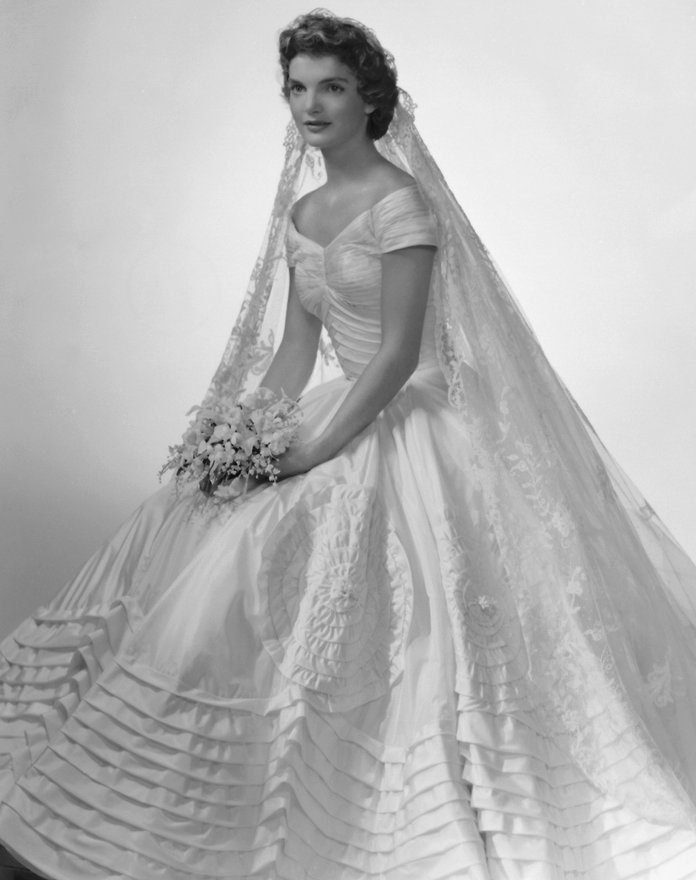 جاكلين Lee Bouvier's bridal portrait 