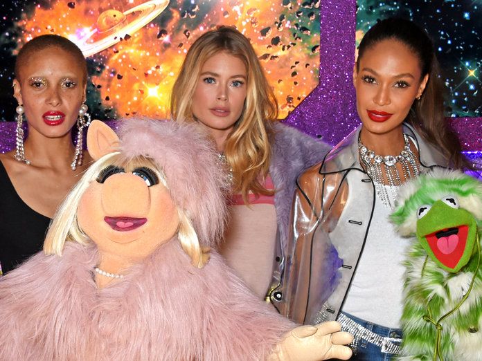 أدوا Aboah, Doutzen Kroes, Joan Smalls, and Miss Piggy 