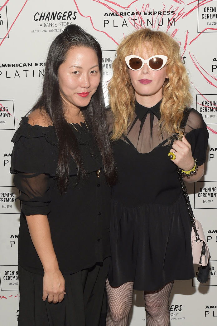 أغنية مرحة Lim and Natasha Lyonne 