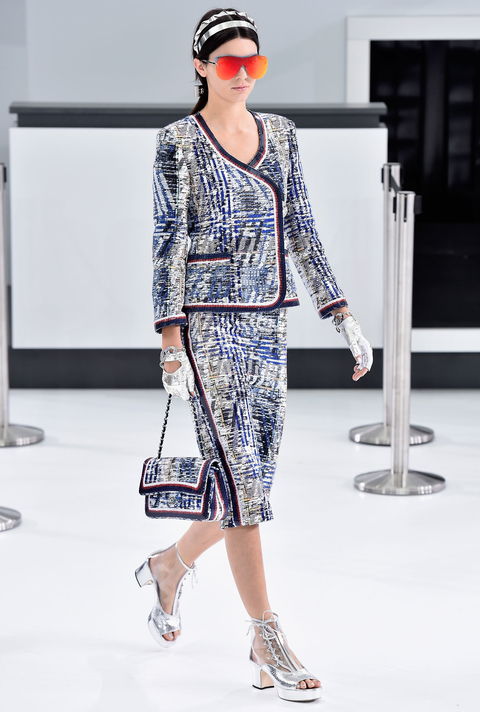 كيندال Jenner at Chanel - Embed