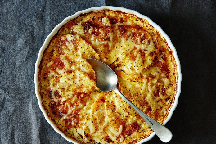 Јесен Root Vegetable Gratin with Herbs and Cheese 