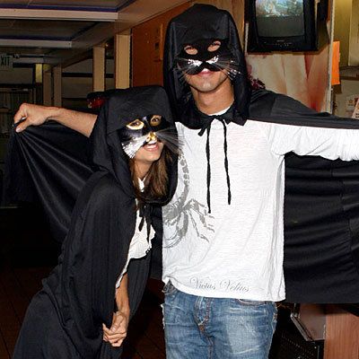 إيفا Longoria and Mario Lopez - Stars in Halloween Costumes