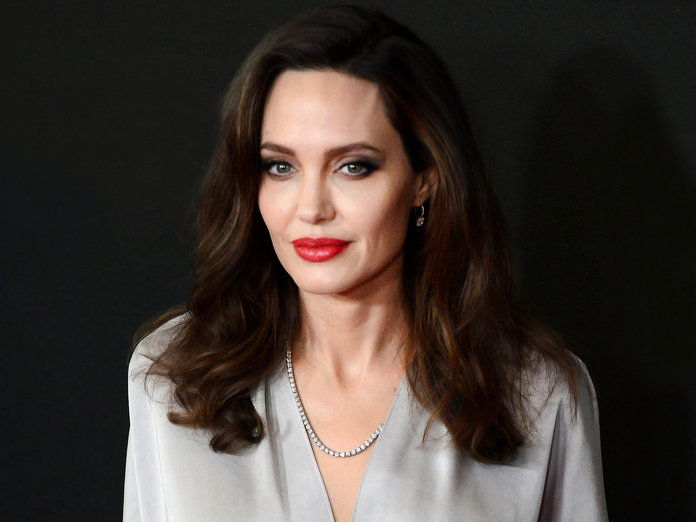 أنجلينا Jolie 