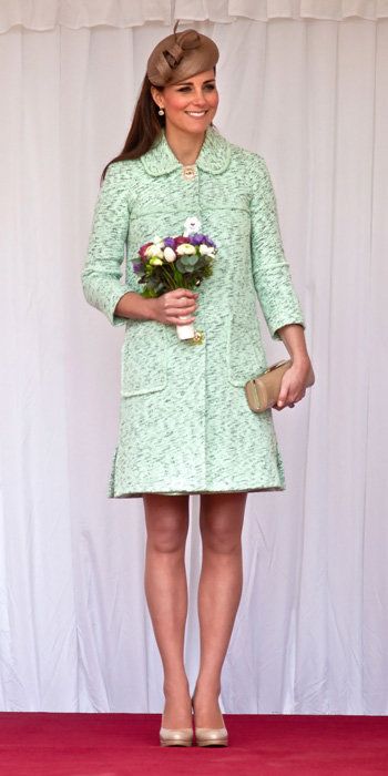 كيت Middleton Best Outfits - Mulberry coat