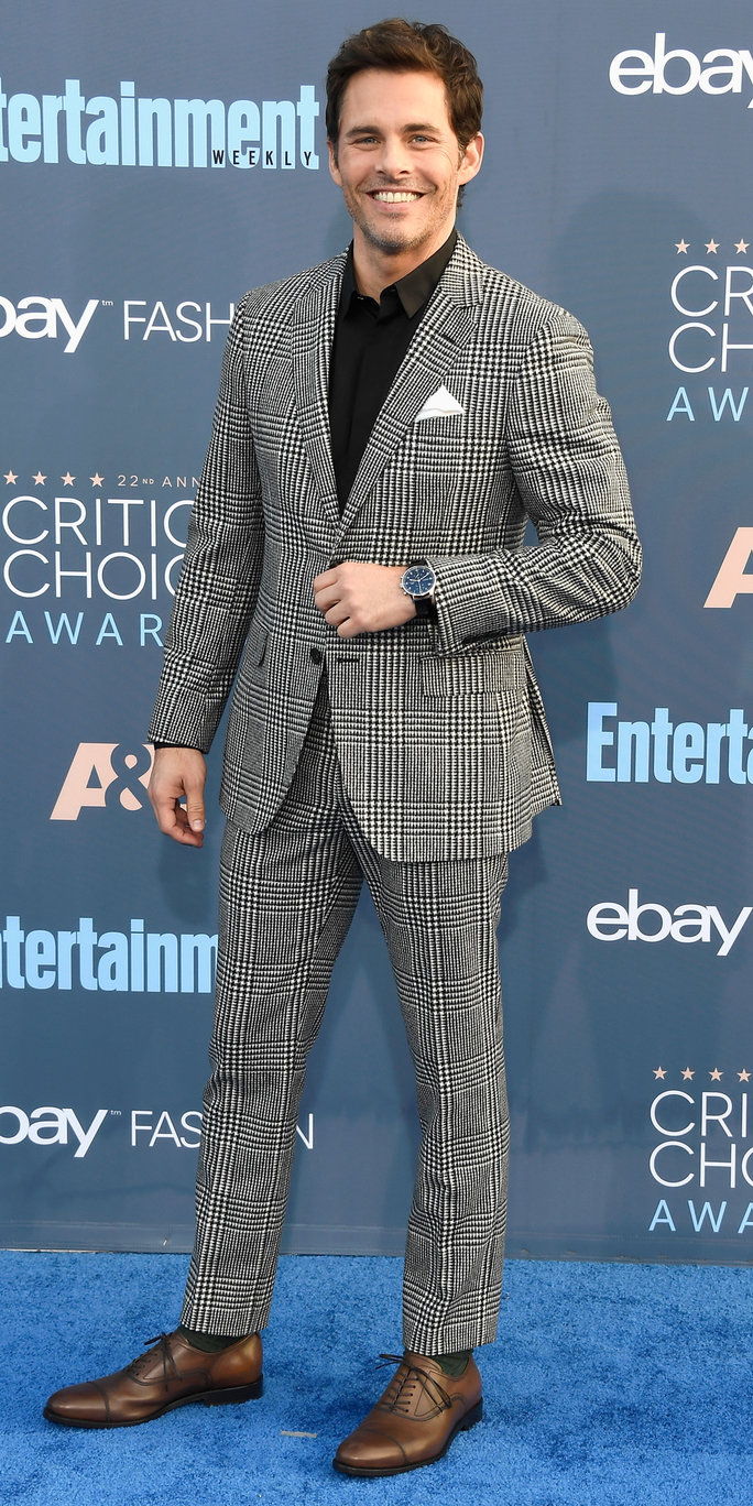 الممثل James Marsden attends The 22nd Annual Critics' Choice Awards at Barker Hangar on December 11, 2016 in Santa Monica, California. 