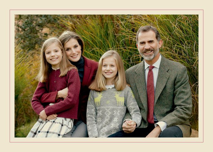 Кинг Felipe VI, Queen Letizia, Princess Leonor, and Infanta Sofía of Spain, 2016 