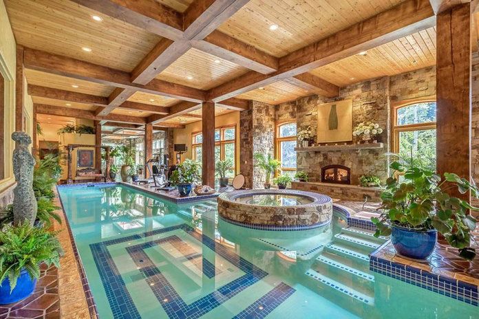 Загрејан Indoor Pool 