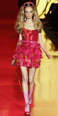 كوي Suwannagate, Barbie's 50th Anniversary Show