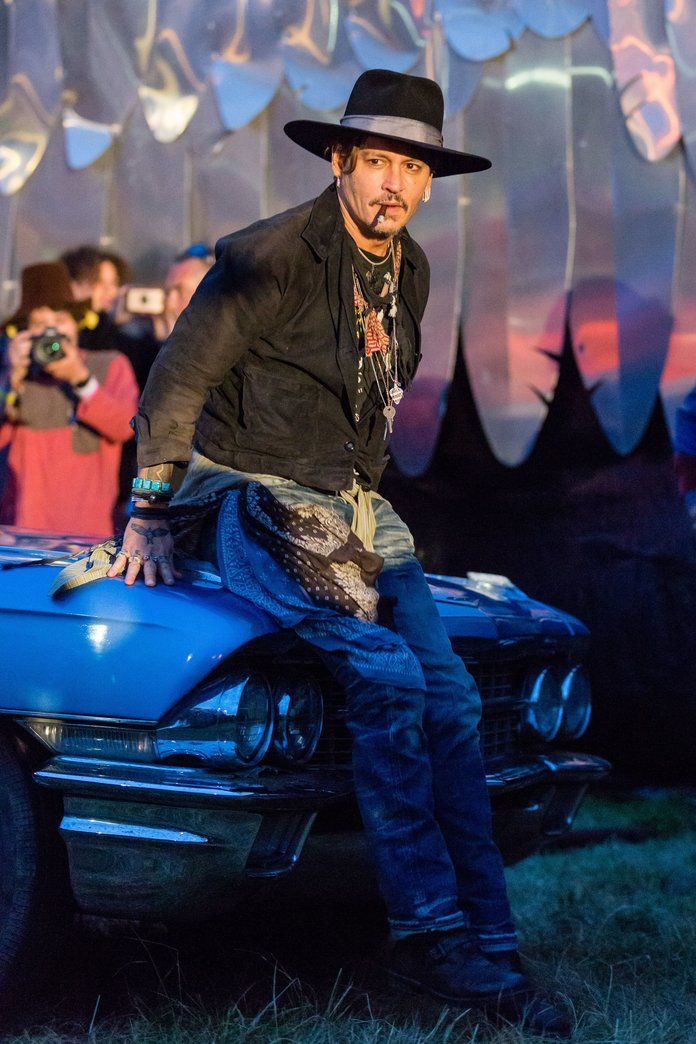 جوني Depp doing 'Pirate Glasto', 2017